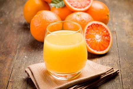 стакан апельсинового сока